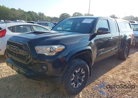 2017 Toyota Tacoma Trd Sport z USA, uszkodzony, nr VIN 5TFSZ5AN3HX076191